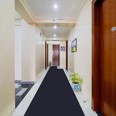 Treebo Rejoice 52 - 3Km From Huda City Metro Station Badshahpur Екстериор снимка