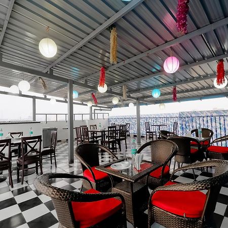 Treebo Rejoice 52 - 3Km From Huda City Metro Station Badshahpur Екстериор снимка