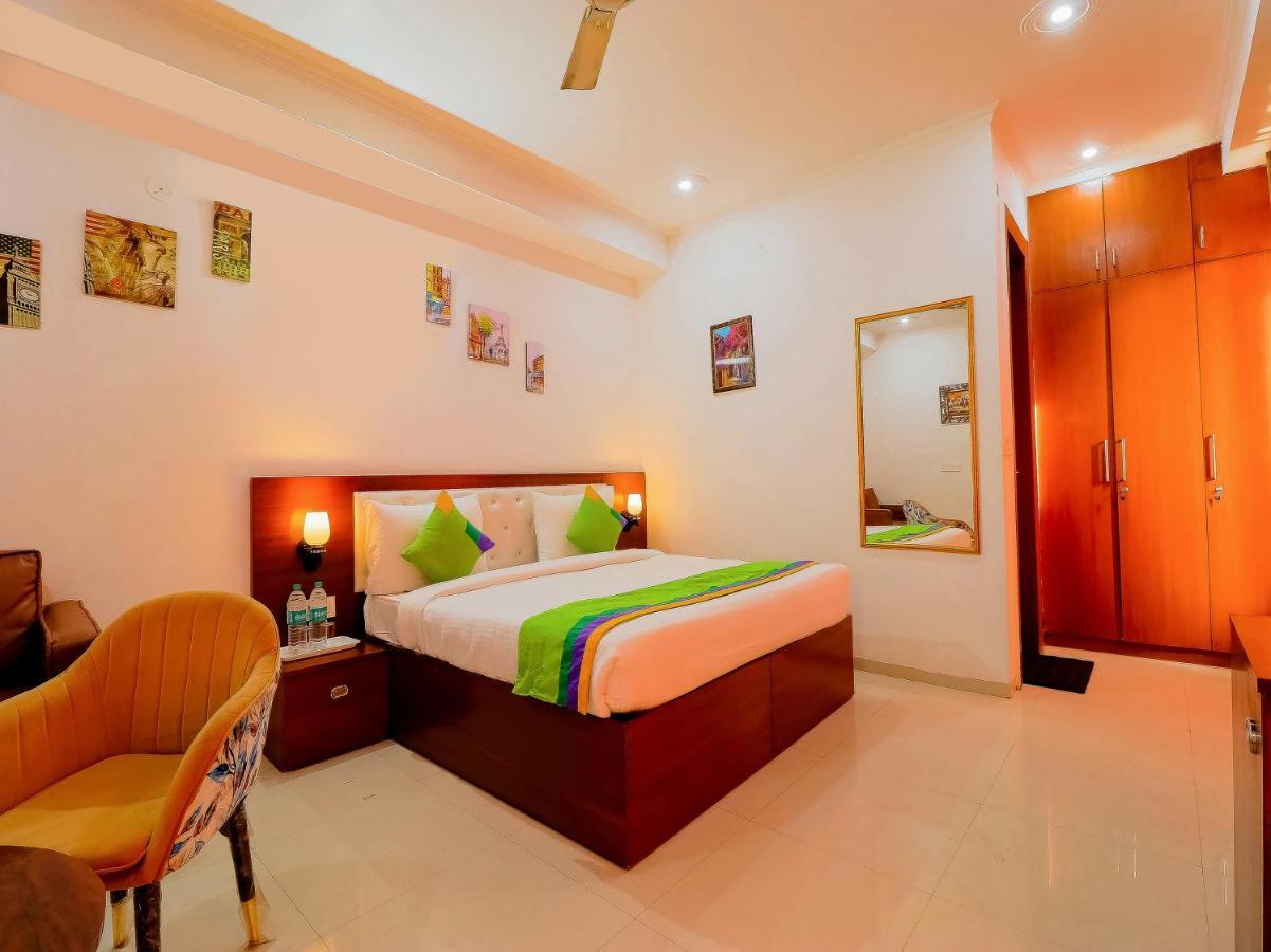 Treebo Rejoice 52 - 3Km From Huda City Metro Station Badshahpur Екстериор снимка