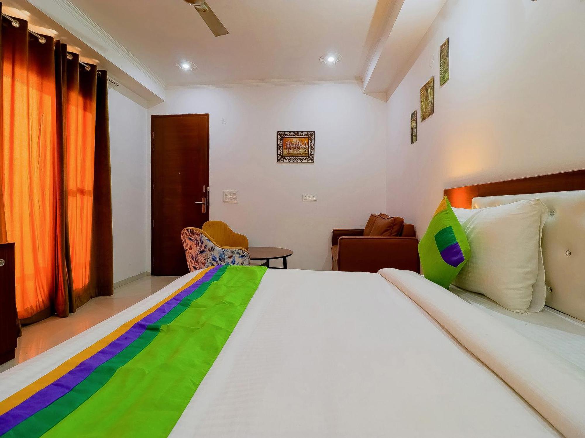 Treebo Rejoice 52 - 3Km From Huda City Metro Station Badshahpur Екстериор снимка