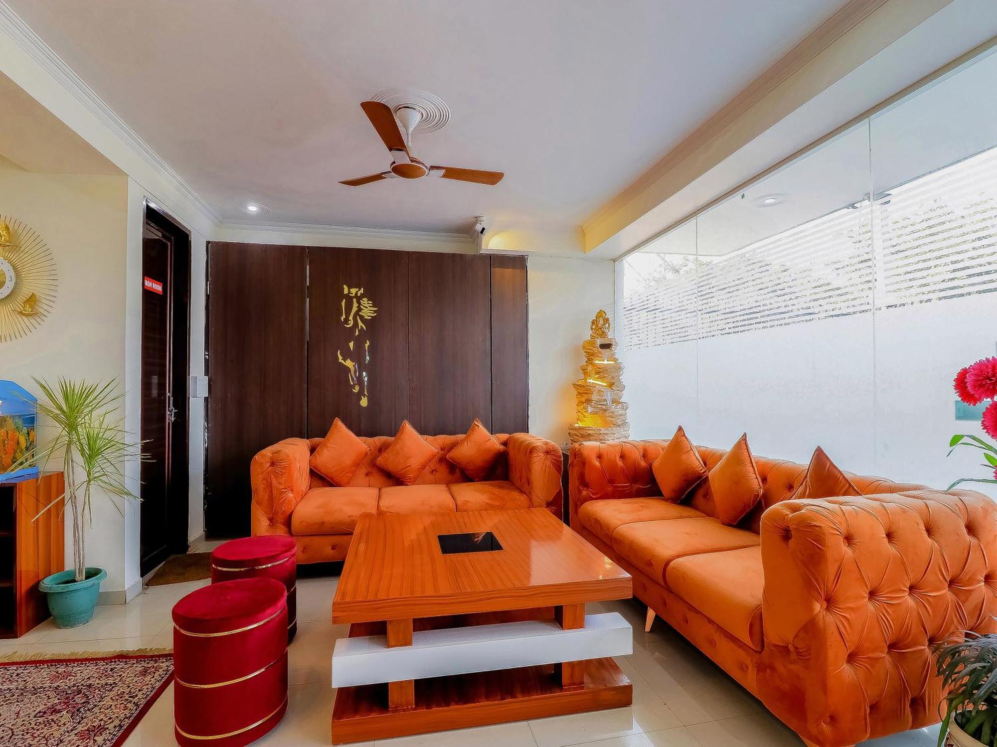 Treebo Rejoice 52 - 3Km From Huda City Metro Station Badshahpur Екстериор снимка