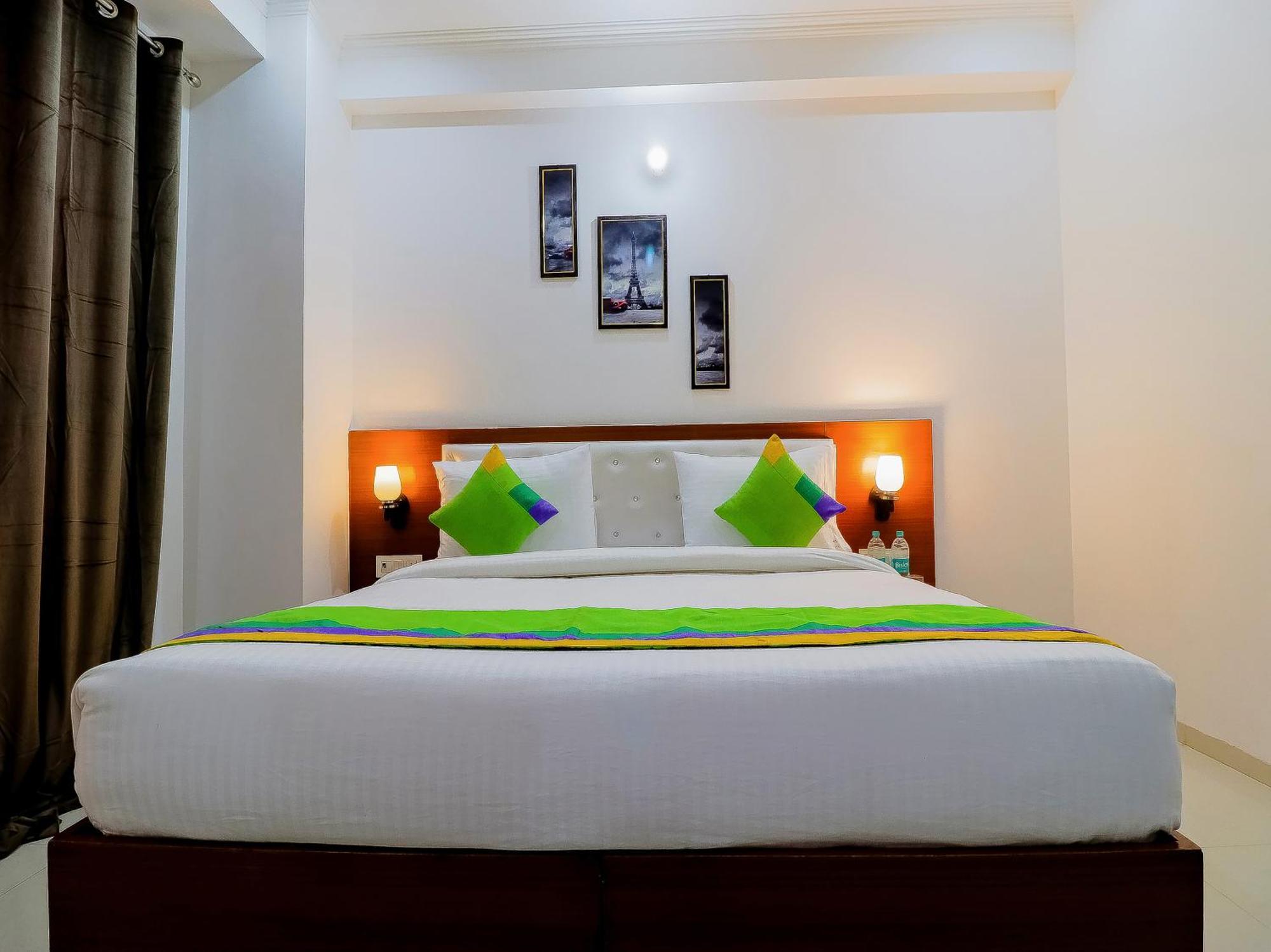 Treebo Rejoice 52 - 3Km From Huda City Metro Station Badshahpur Екстериор снимка