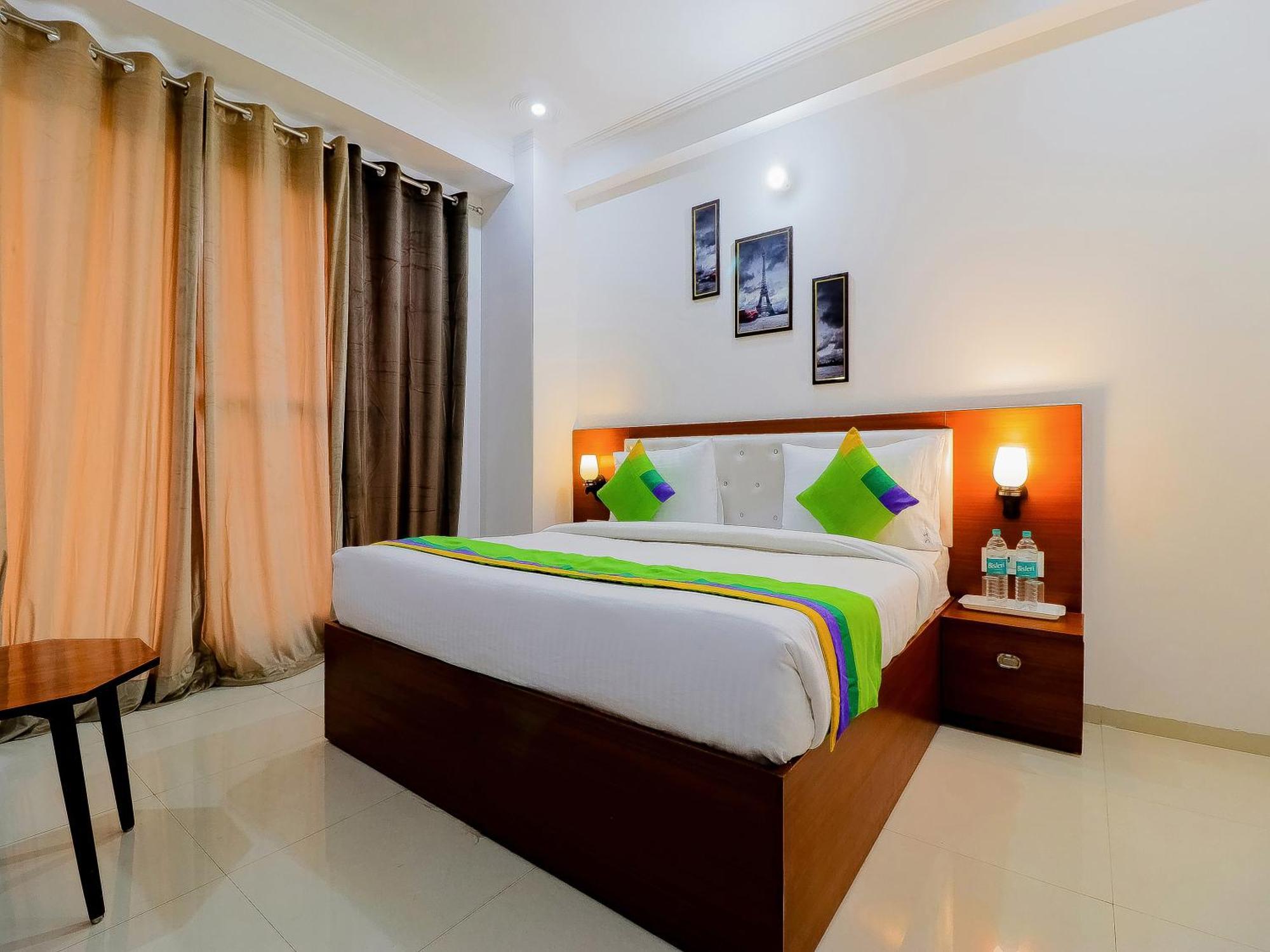 Treebo Rejoice 52 - 3Km From Huda City Metro Station Badshahpur Екстериор снимка